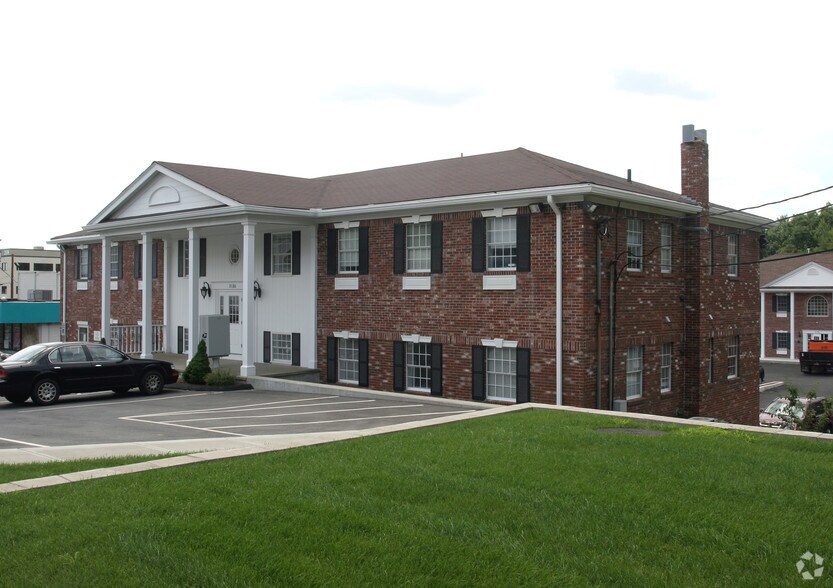 2180 Mendon Rd, Cumberland, RI à louer - Photo principale – Image 1 sur 7