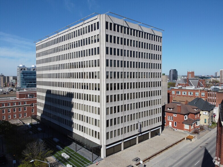 50 Queen St N, Kitchener, ON à louer - Photo de l’immeuble – Image 2 sur 10