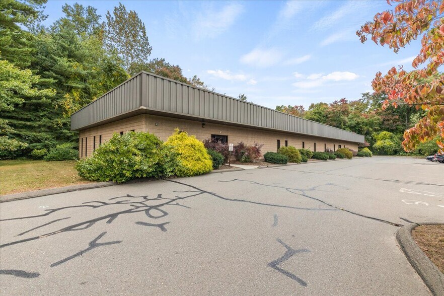 7 Annginna Dr, Enfield, CT à louer - Photo de l’immeuble – Image 3 sur 16