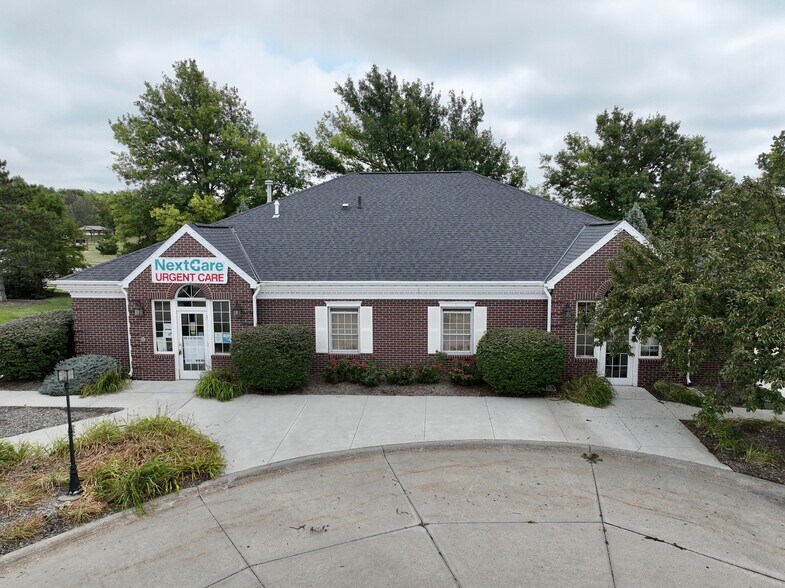 3910 Village Dr, Lincoln, NE à louer - Photo de l’immeuble – Image 2 sur 10