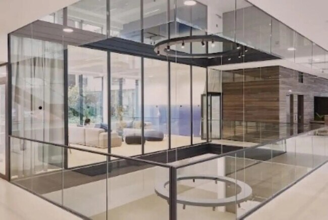 Plus de détails pour 1 Rue Du 8 Mai 1945, Clichy - Coworking à louer