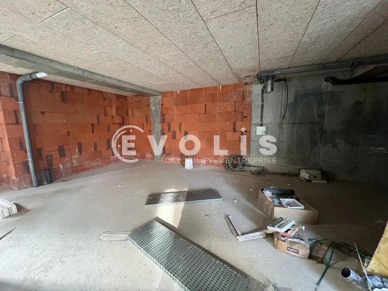 Local commercial dans Villiers-sur-Marne à louer - Photo de l’immeuble – Image 2 sur 3