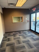 155 Jefferson Blvd, Warwick, RI à louer Photo intérieure– Image 2 sur 6