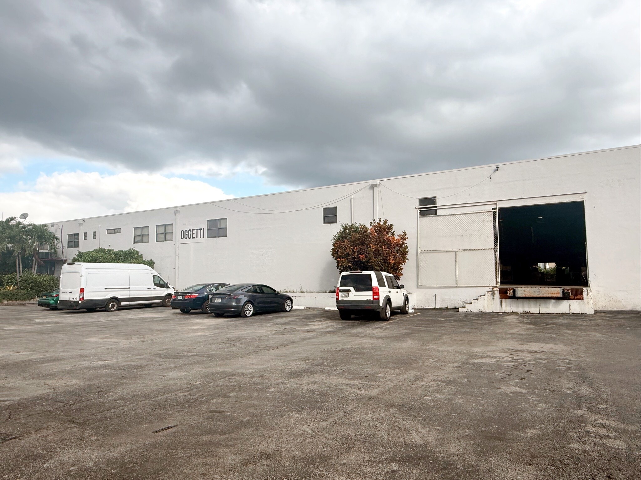 155-171 SE 10th Ave, Hialeah, FL à louer Photo intérieure– Image 1 sur 3