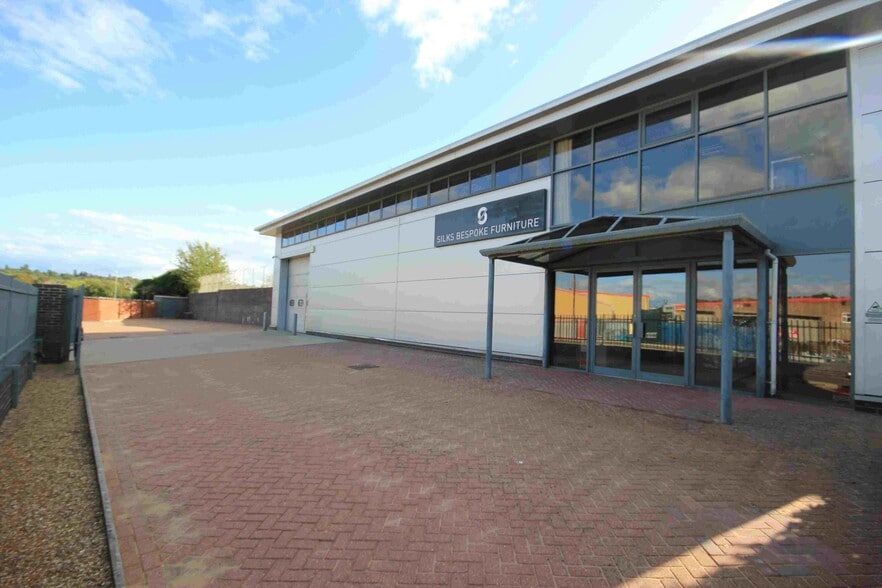 Units 1-4 Chapman Way, Tunbridge Wells à vendre - Photo de l’immeuble – Image 3 sur 8