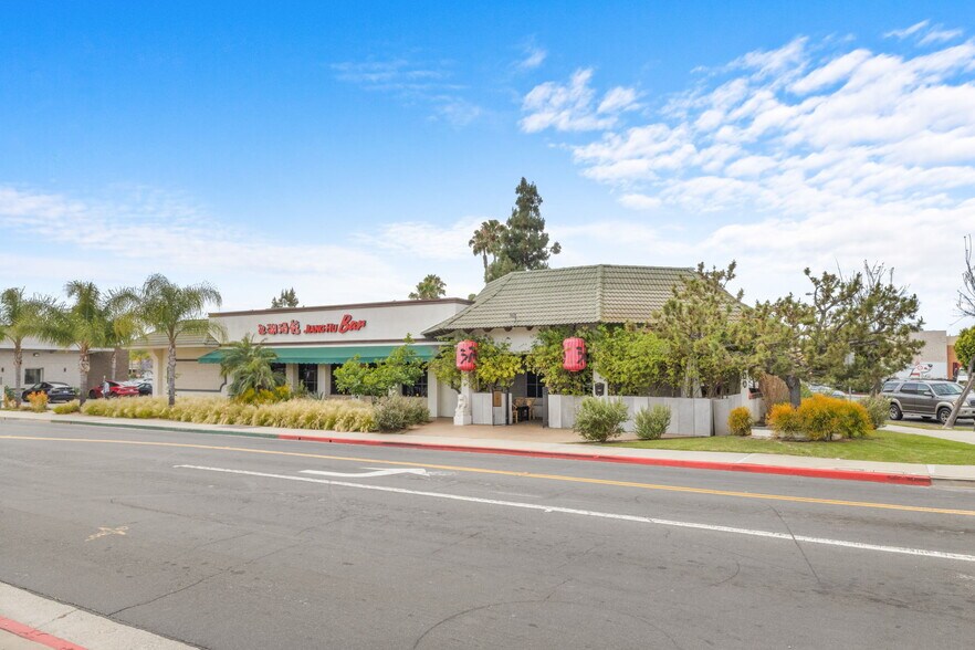 2000 W Main St, Alhambra, CA à louer - Photo principale – Image 1 sur 8