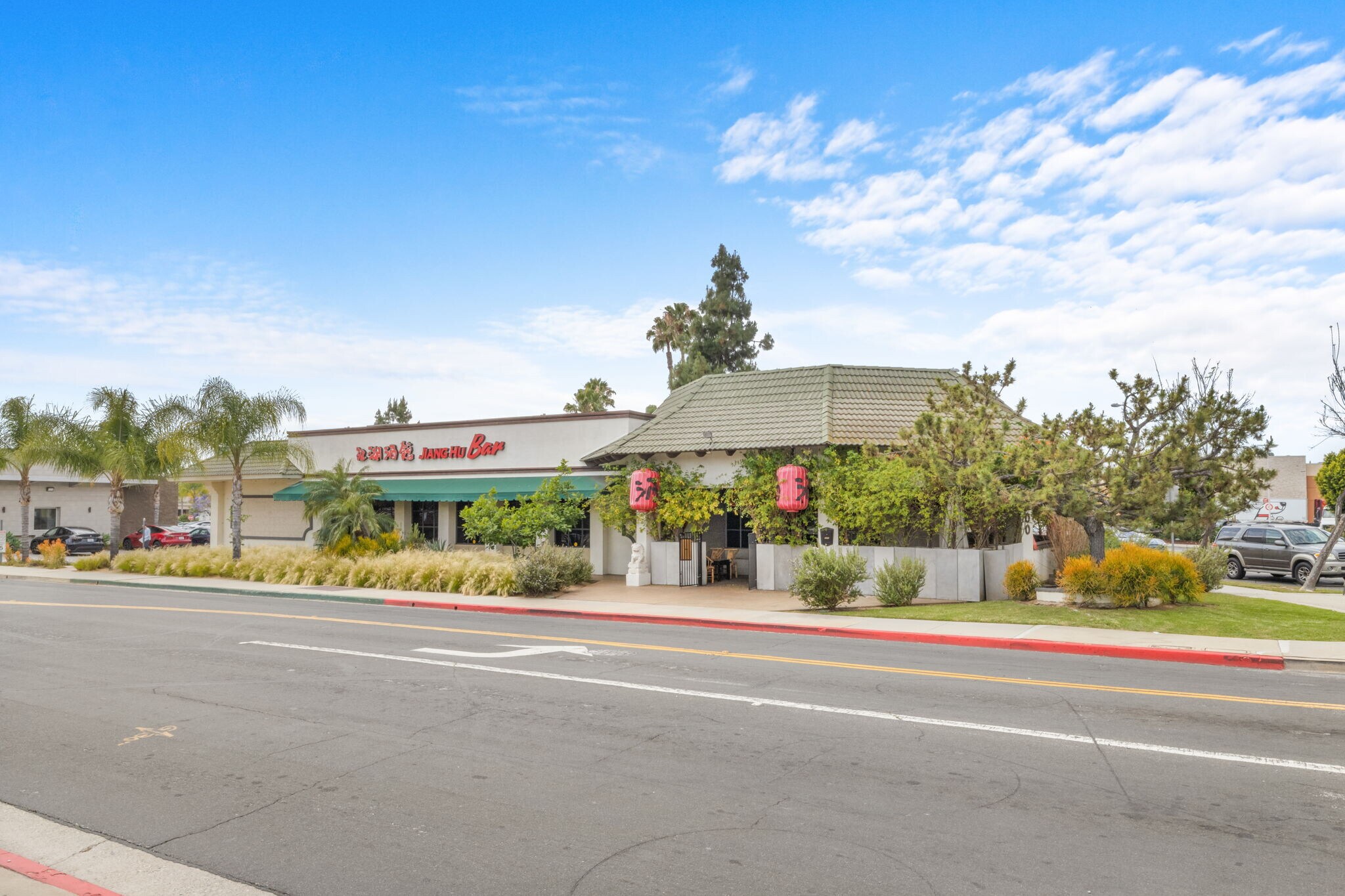 2000 W Main St, Alhambra, CA à louer Photo principale– Image 1 sur 9