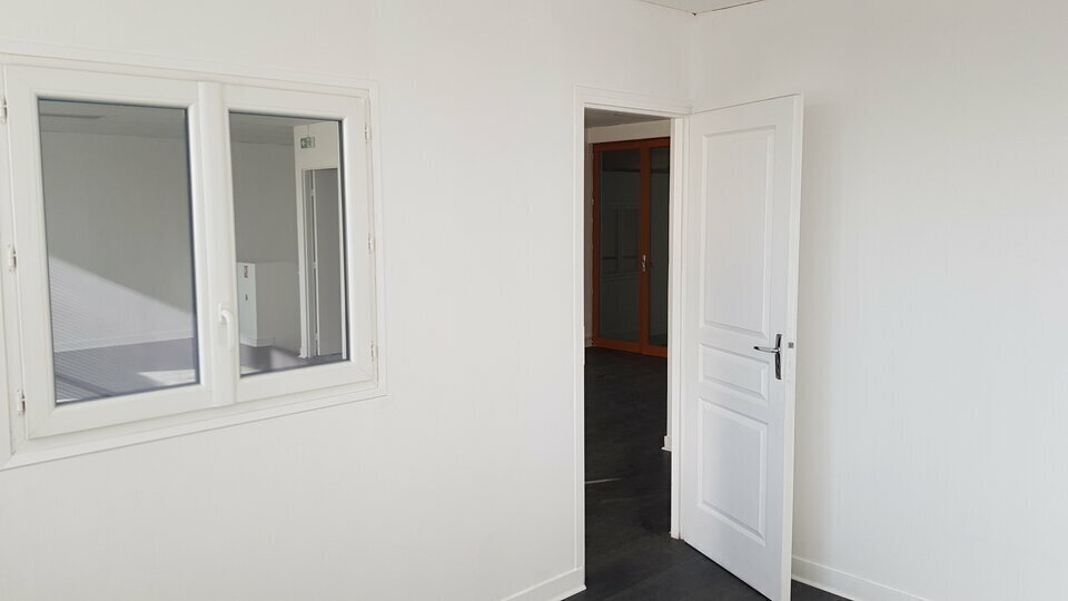 12 Rue Des Cerisiers, Lisses à louer - Photo intérieure – Image 2 sur 6
