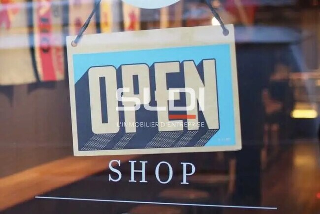 Plus de détails pour Local commercial à louer