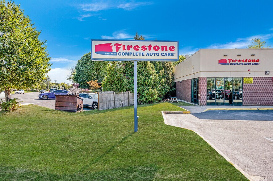 10 Terryville Rd, Port Jefferson Station, NY à vendre - Photo de l’immeuble – Image 2 sur 7