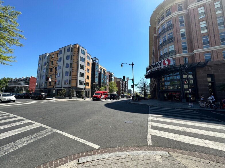 3831 Georgia Ave NW, Washington, DC à vendre - Photo de l’immeuble – Image 1 sur 1