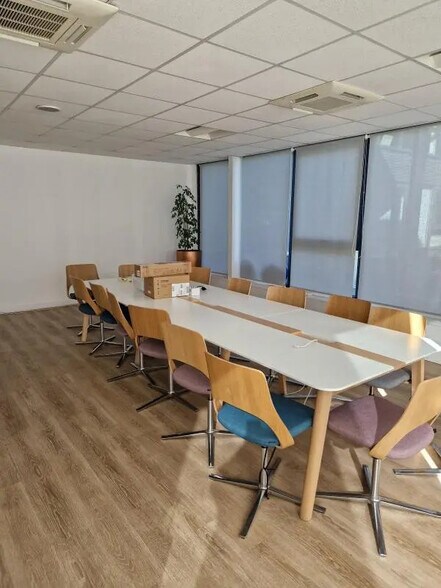 Bureau dans SAINT-OUEN-L'AUMONE à louer - Photo de l’immeuble – Image 3 sur 11
