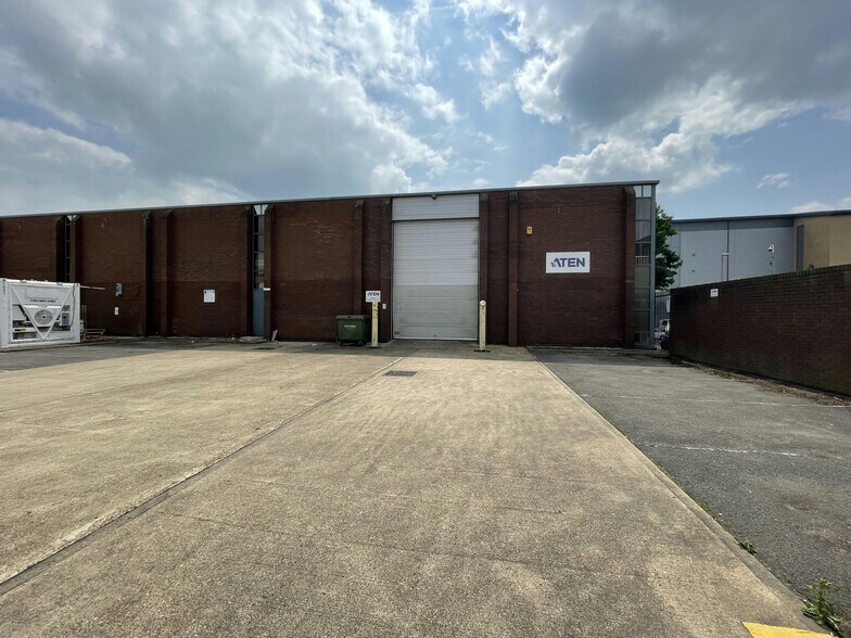 466-467 Malton Ave, Slough à louer - Photo de l’immeuble – Image 2 sur 6