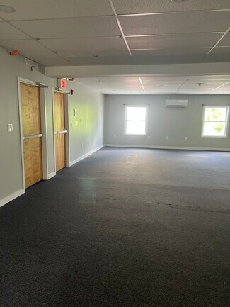Plus de détails pour 71 Pleasant St, Leominster, MA - Local commercial à louer
