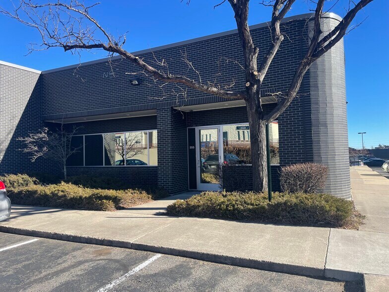 17301 W Colfax Ave, Golden, CO à louer - Photo de l’immeuble – Image 1 sur 11