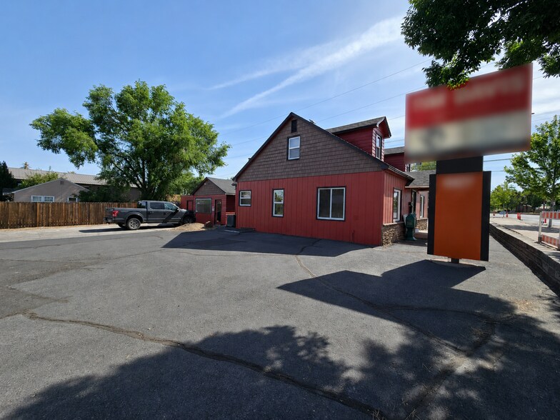 1427 SW Highland Ave, Redmond, OR à vendre - Photo de l’immeuble – Image 2 sur 17