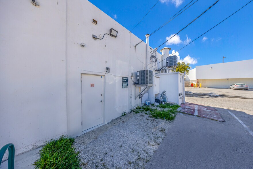 1975-1977 71st St, Miami Beach, FL à louer - Photo de l’immeuble – Image 3 sur 16
