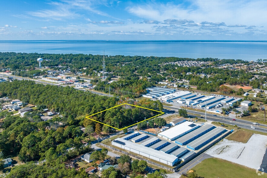 5425 Gulf Breeze Pky, Gulf Breeze, FL à vendre - Photo principale – Image 1 sur 21