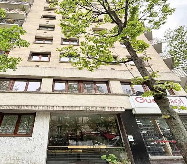 Plus de détails pour 96 Boulevard Barbès, Paris - Bureau à louer