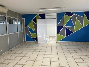 Bureau dans Évry-Courcouronnes à vendre Photo intérieure– Image 2 sur 3