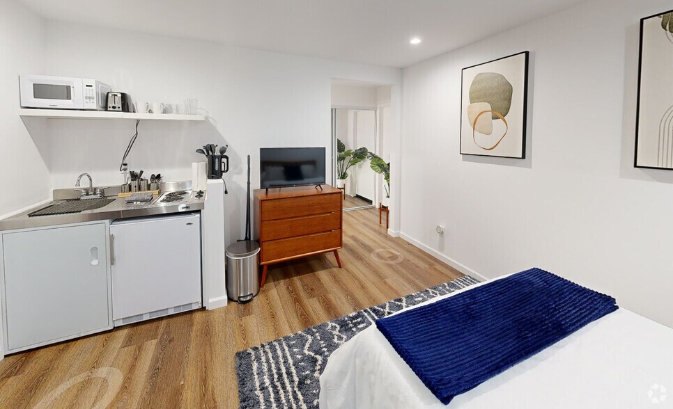 1769 N Orange Dr, Los Angeles, CA à vendre - Numérisation 3D Matterport – Image 3 sur 19