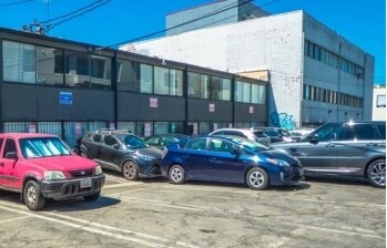 8271 Melrose Ave, Los Angeles, CA à louer - Photo de l’immeuble – Image 2 sur 2