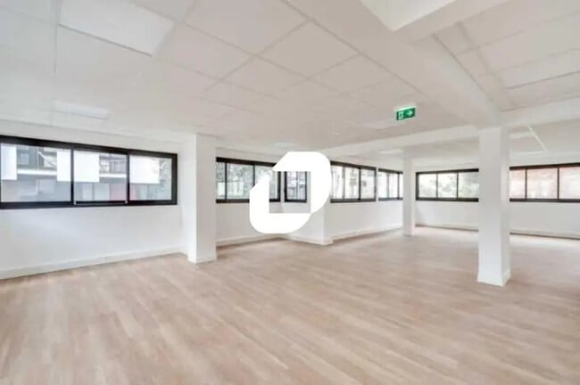 Plus de détails pour 202 Rue De La Croix Nivert, Paris - Bureau à louer