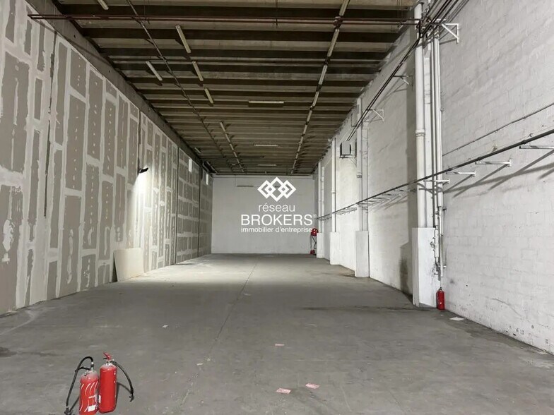 Industriel/Logistique dans Clichy à louer - Photo de l’immeuble – Image 2 sur 8