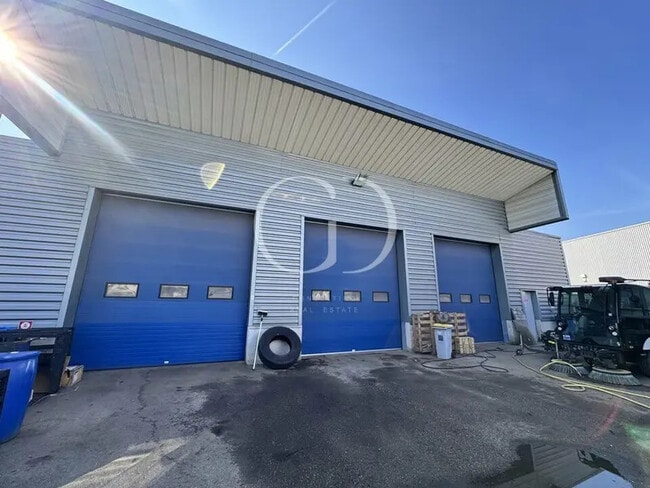 Plus de détails pour 82 Rue De Cyprian, Villeurbanne - Local d'activités à louer