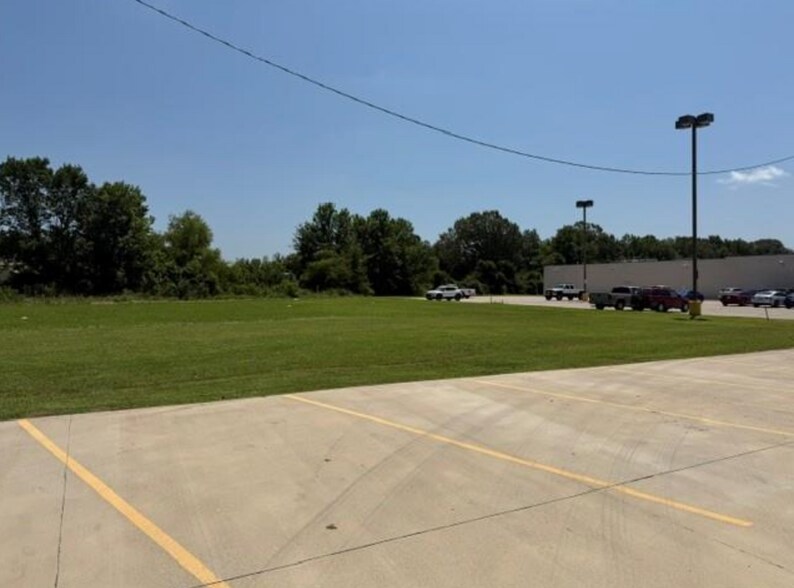 1009 N Hervey St, Hope, AR à vendre - Photo de l’immeuble – Image 3 sur 10