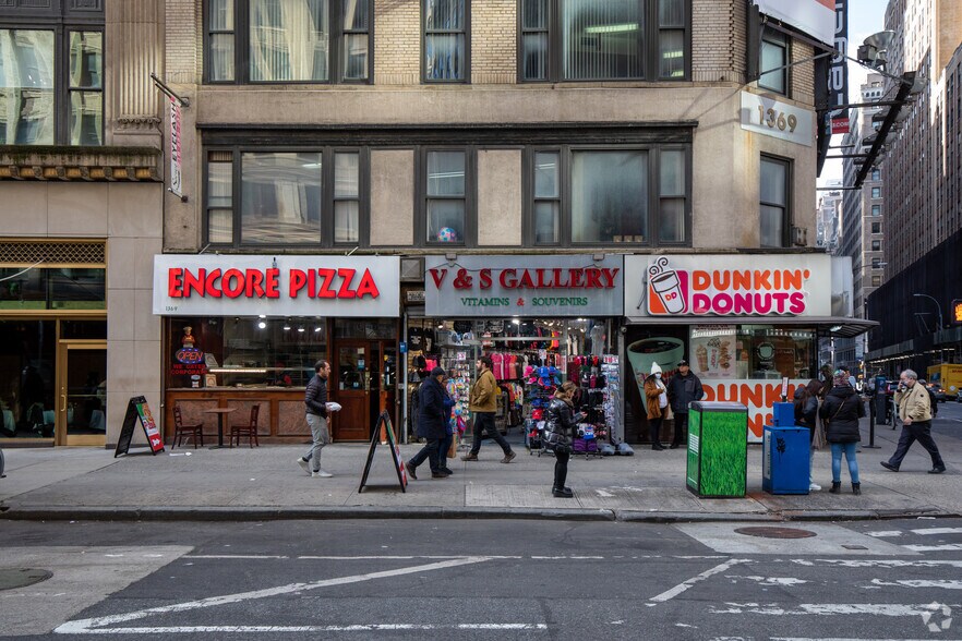 1369 Broadway, New York, NY à vendre - Photo de l’immeuble – Image 3 sur 5