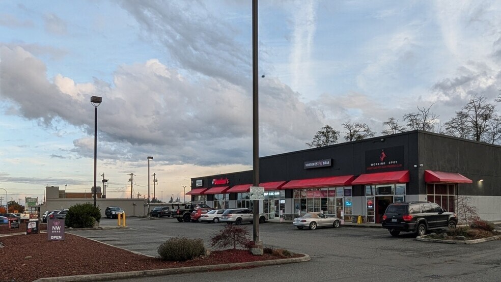 755 W Washington St, Sequim, WA à louer - Photo de l’immeuble – Image 2 sur 21