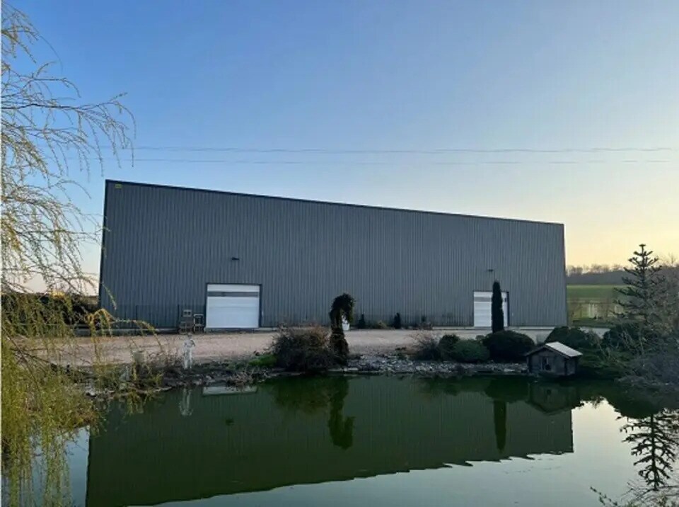 Local d'activités dans Juzennecourt à vendre Photo de l’immeuble– Image 1 sur 7