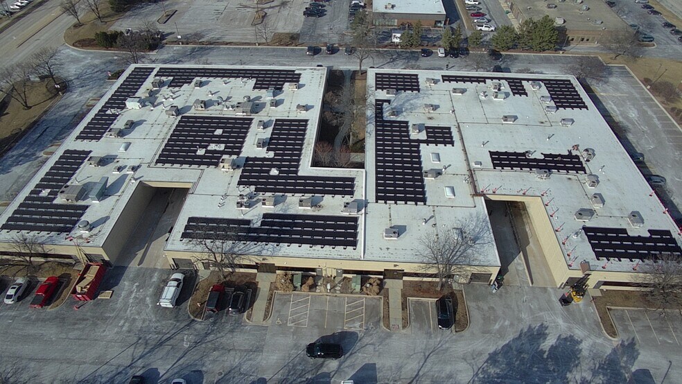 2505 S Finley Rd, Lombard, IL à vendre - Photo de l’immeuble – Image 3 sur 37