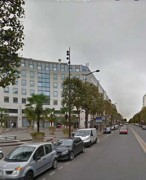 Bureau dans Charenton-le-Pont à louer - Photo de l’immeuble – Image 1 sur 6