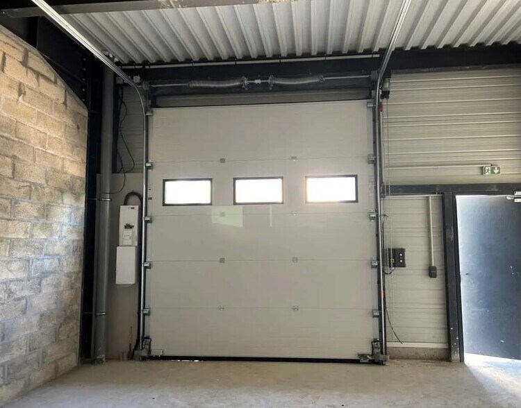 Local d’activités dans Épinay-sur-Seine à louer - Photo intérieure – Image 3 sur 5