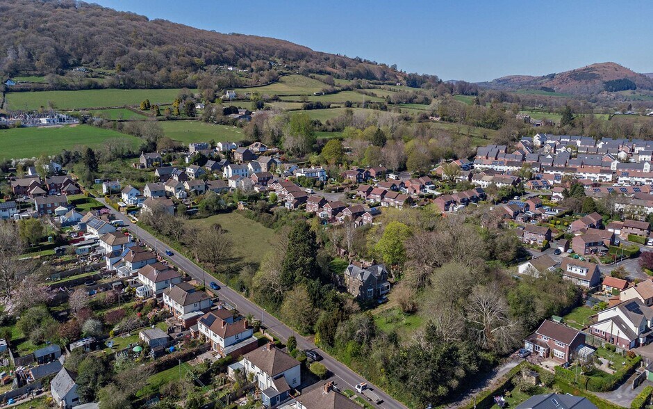 Midway Ln, Abergavenny à vendre - Aérien – Image 2 sur 14