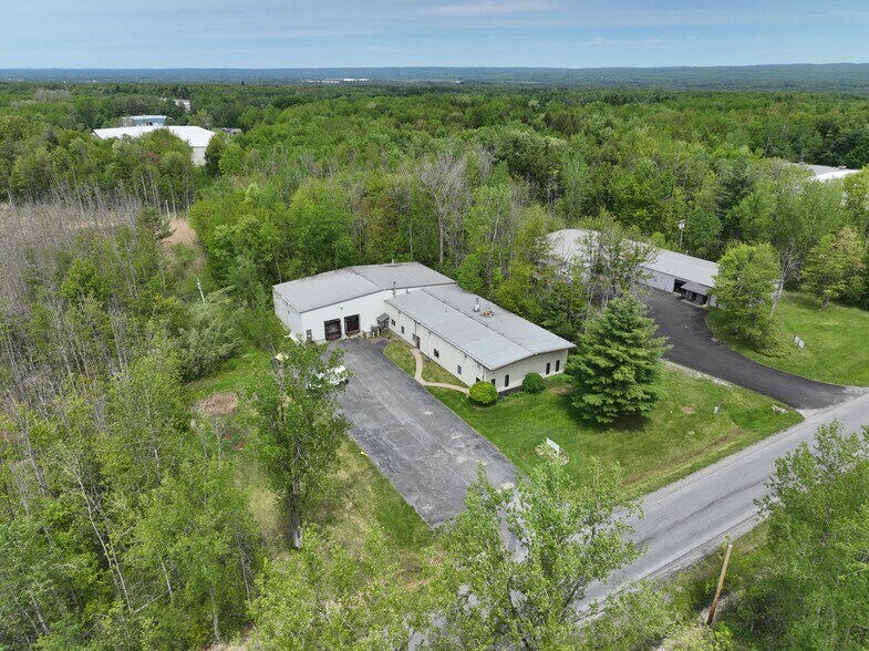 132 Clear Rd, Oriskany, NY à louer - Photo de l’immeuble – Image 2 sur 3