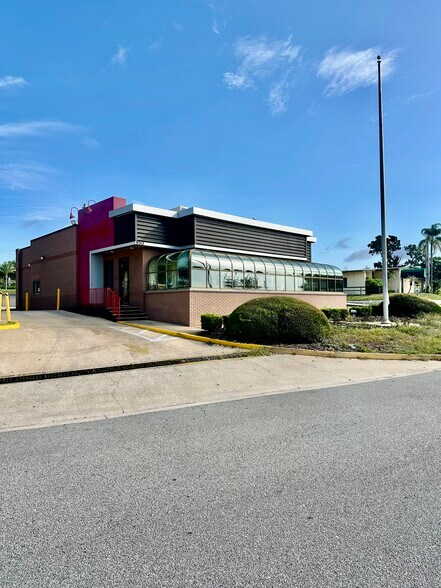 850 E Highway 50, Clermont, FL à louer - Photo de l’immeuble – Image 2 sur 4