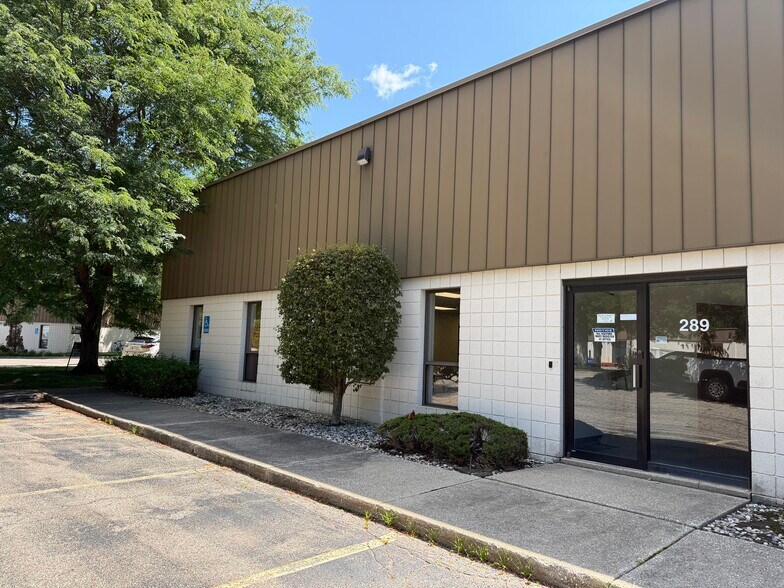 289 Metty Dr, Ann Arbor, MI à louer - Photo de l’immeuble – Image 2 sur 4