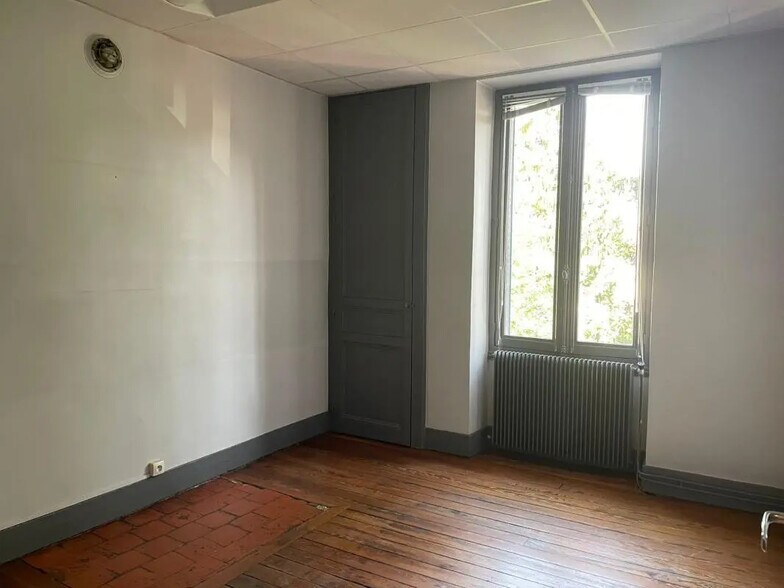 Bureau dans Bourg-en-Bresse à louer - Photo de l’immeuble – Image 2 sur 4