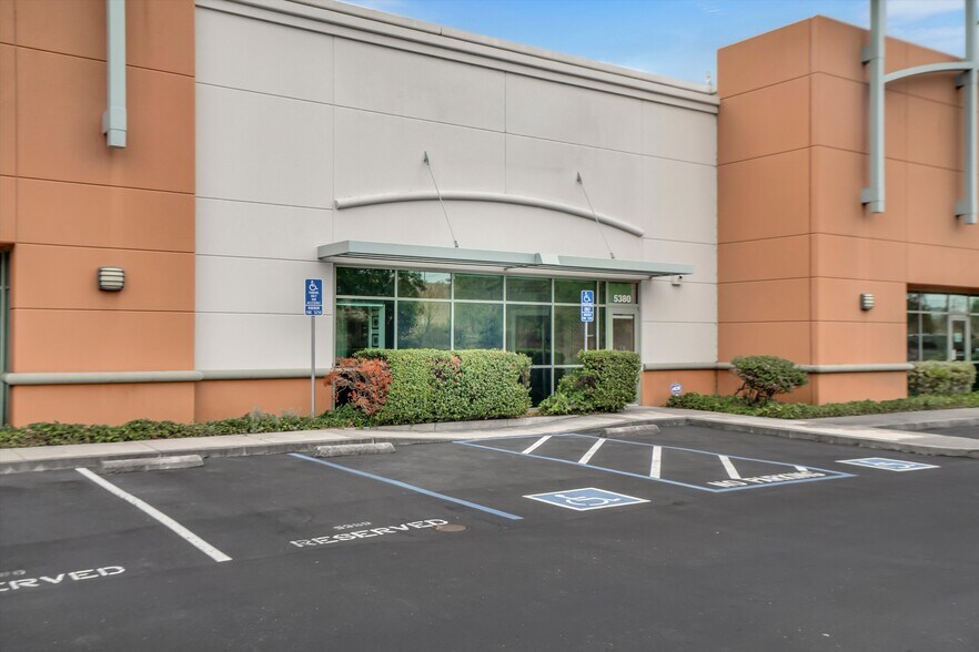 3850 Gateway Plaza, Benicia, CA à vendre - Photo de l’immeuble – Image 3 sur 33