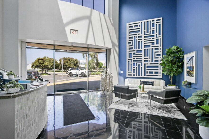 4900 E Hunter Ave, Anaheim, CA à vendre - Photo de l’immeuble – Image 3 sur 23