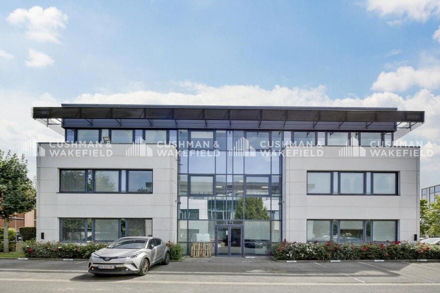 15 Avenue Du Hoggar, Les Ulis à louer - Photo de l’immeuble – Image 2 sur 9