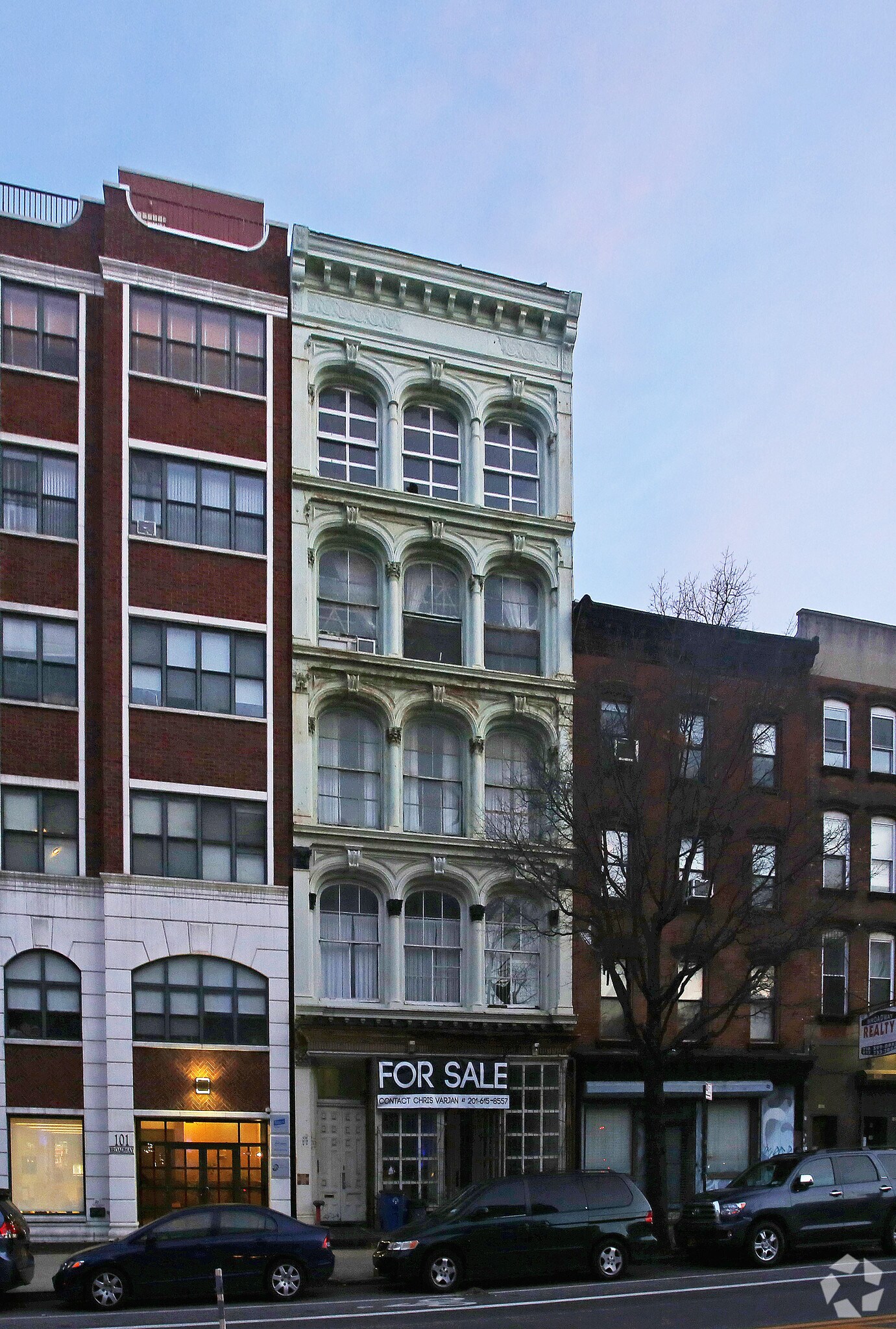103 Broadway, Brooklyn, NY à louer Photo principale– Image 1 sur 13