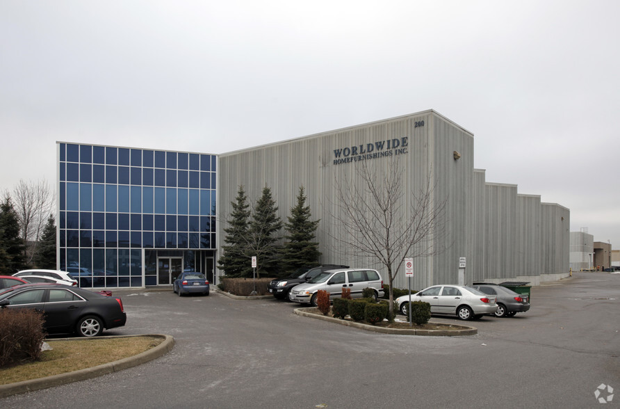 200 Romina Dr, Vaughan, ON à louer - Photo principale – Image 1 sur 2