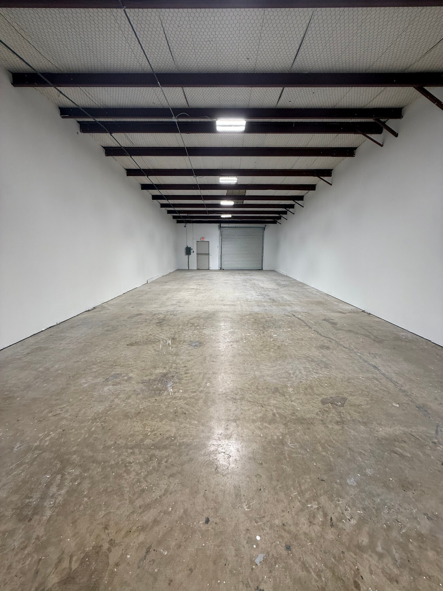 1663 Hickory Dr, Haltom City, TX à louer Photo intérieure– Image 1 sur 7