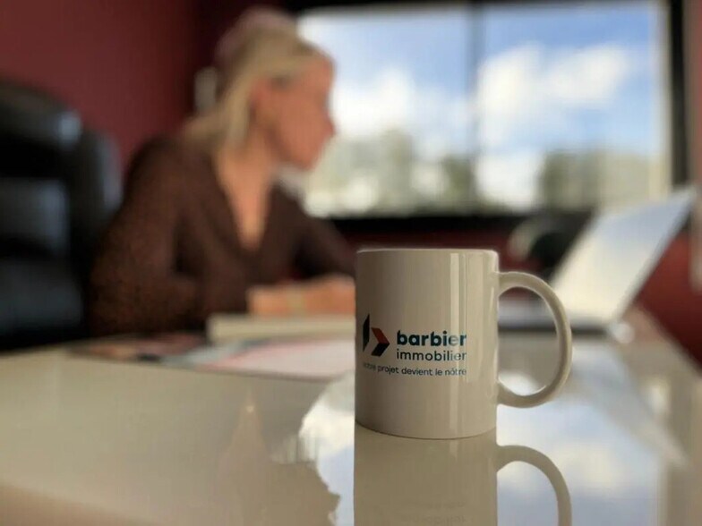 Local commercial dans Séné à louer - Photo de l’immeuble – Image 2 sur 5