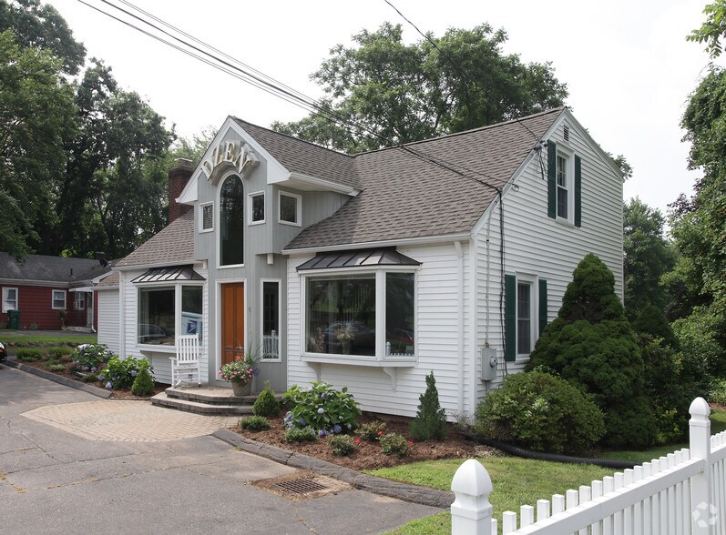 41 Oakland Rd, South Windsor, CT à vendre - Photo principale – Image 1 sur 2