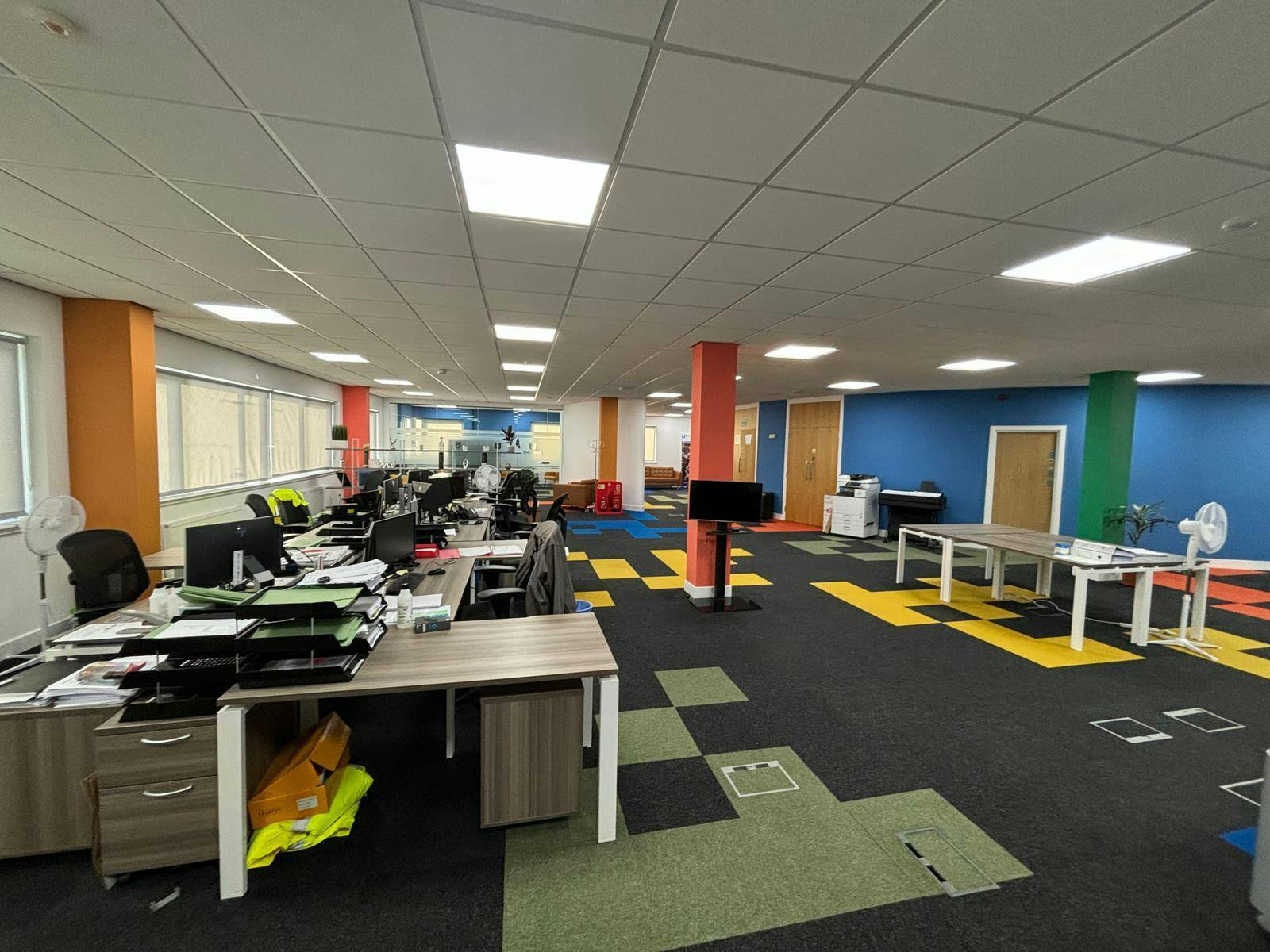 1 Langlands Gate, East Kilbride à louer Photo de l’immeuble– Image 1 sur 10